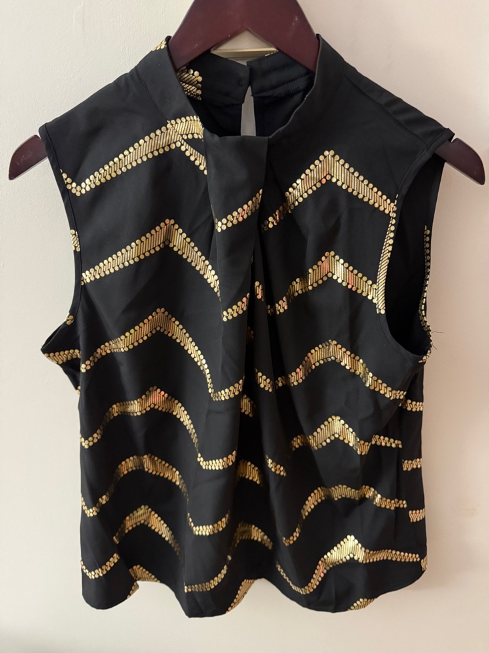 SHEIN Black Sleeveless Sequin Chevron Blouse
